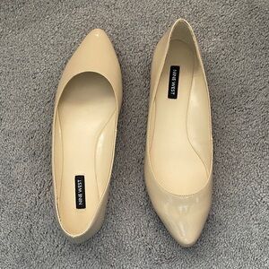New Nine West Speakup Almond Toe Women's Beige Flats